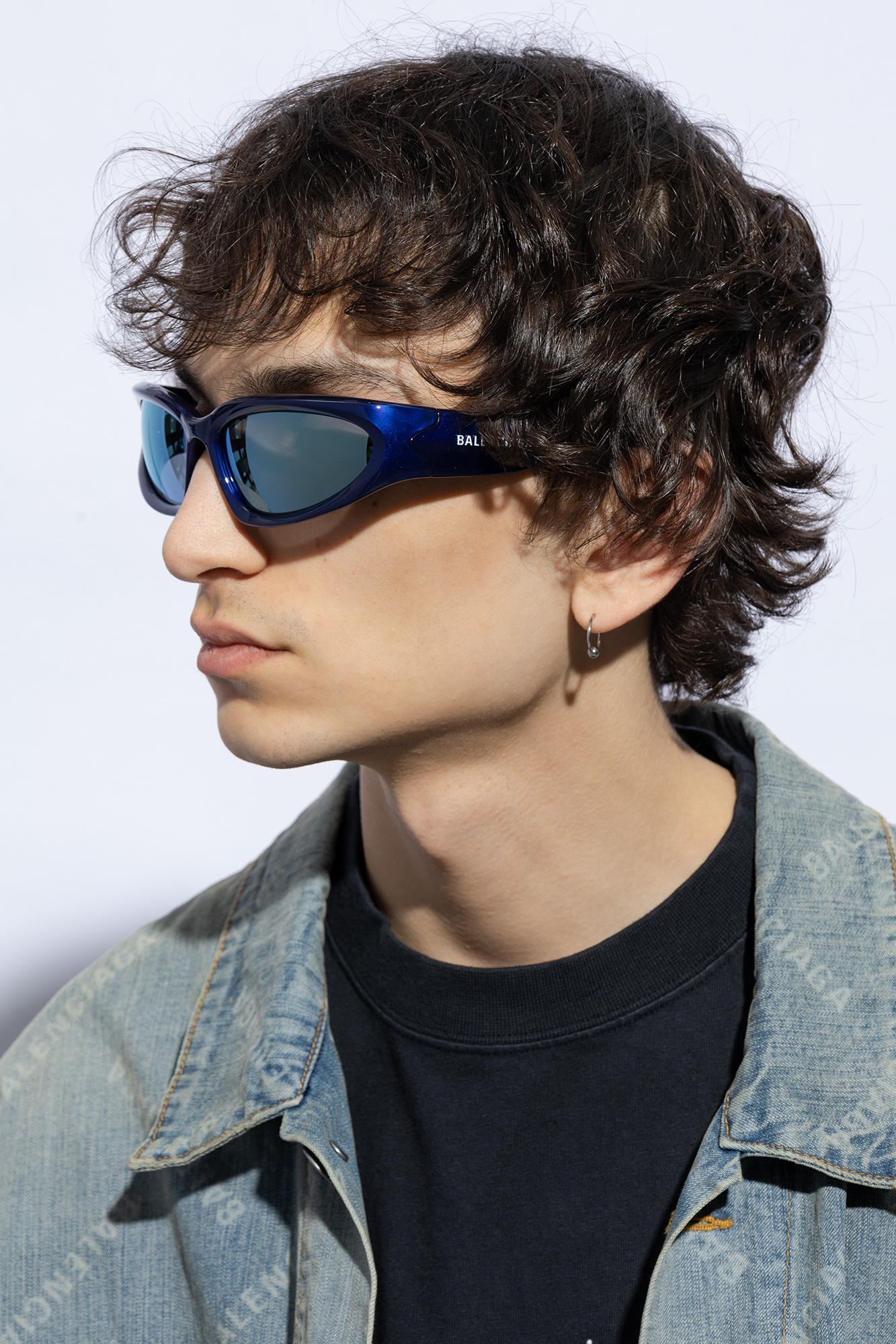 Blue 'Swift' sunglasses Balenciaga - sunglasses with chain Blue 'Swift' sunglasses Balenciaga - sunglasses with chain